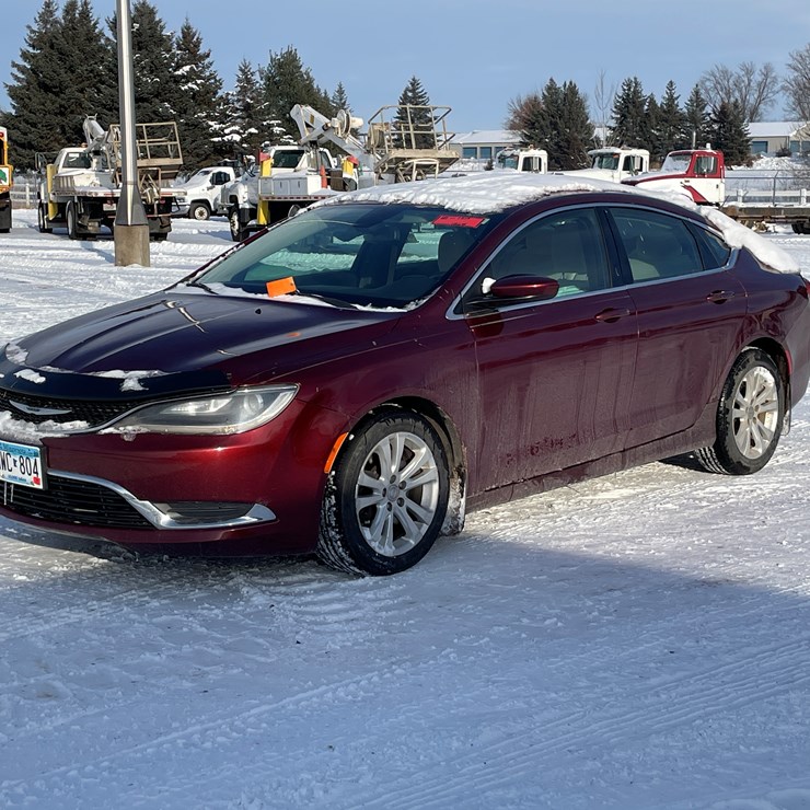 #1524 • 2016 Chrysler 200 (Has MN Title)