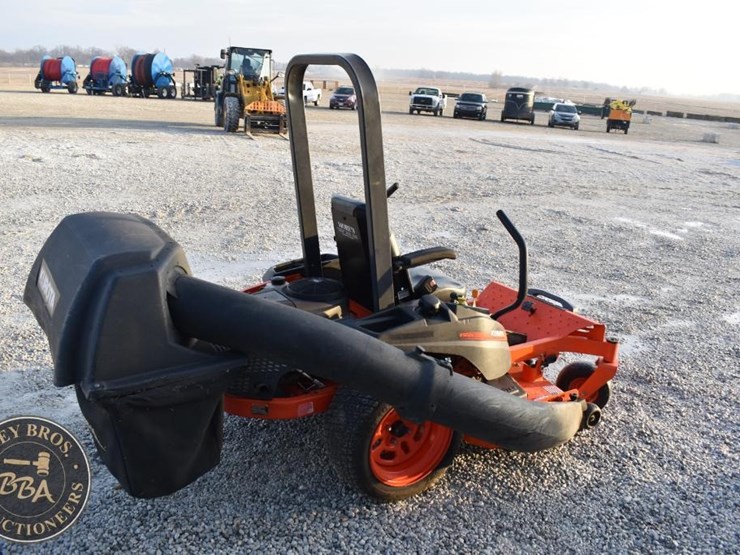 kubota-z122e-image-9