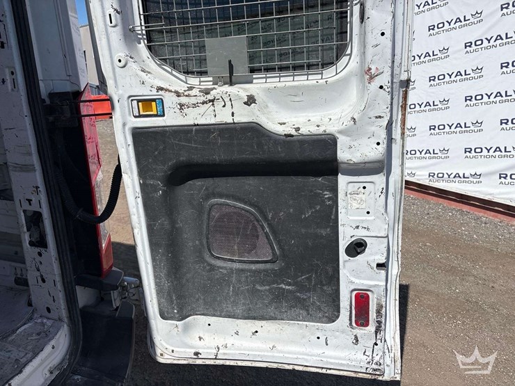 2015-ford-transit-image-9