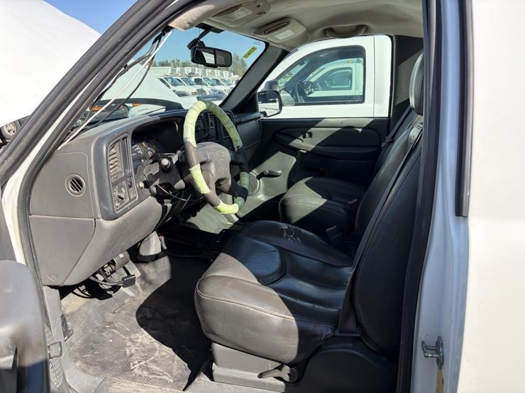 2006-chevrolet-2500-image-10