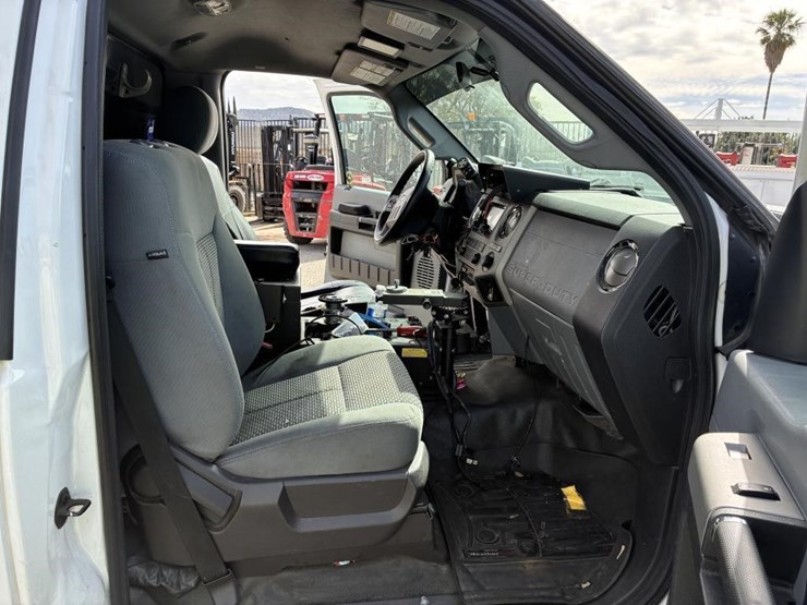 2016-ford-f550-image-9