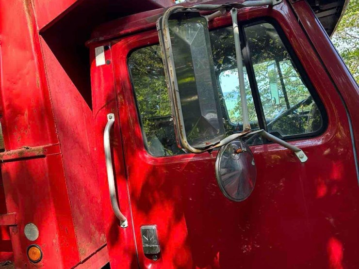 1992-international-4700-image-4