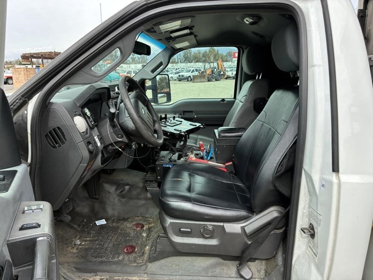 2015-ford-f550-image-10