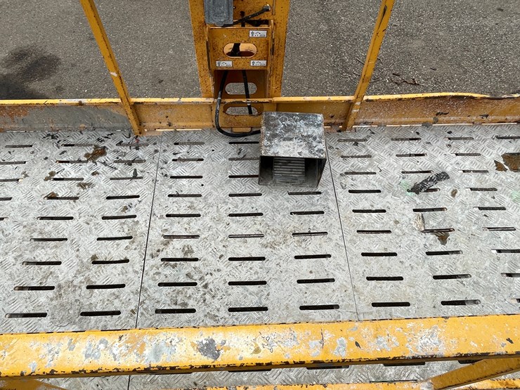 #152-•-2015-haulotte-ht61rt-4x4-telescopic-boom-lift-image-11