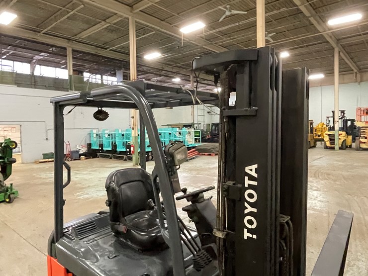 #171-•-2016-toyota-electric-forklift-image-22