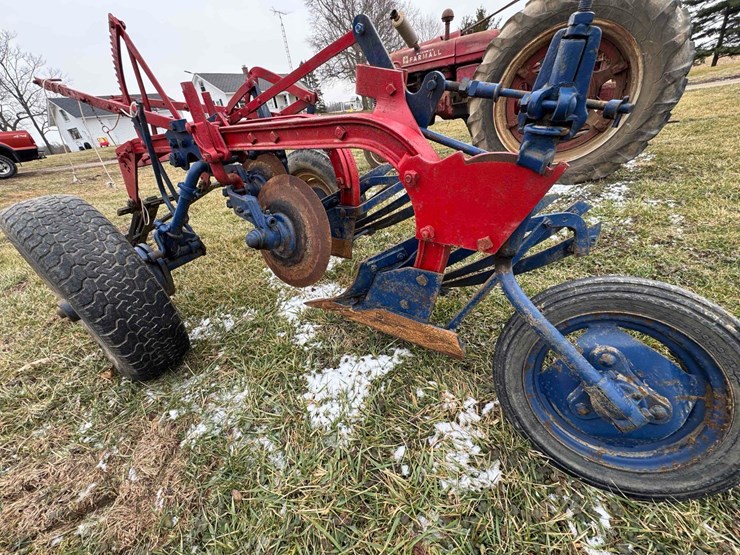 mccormick-little-genius-2-bottom-plow-image-13