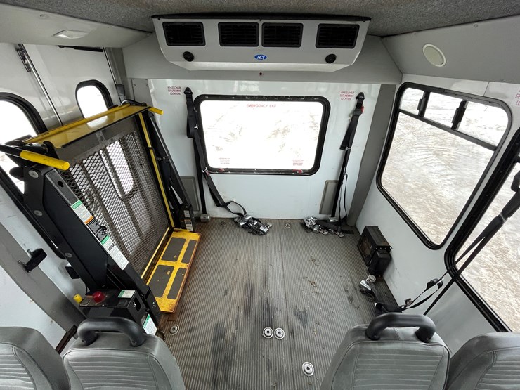 2014-ford-e450-image-45