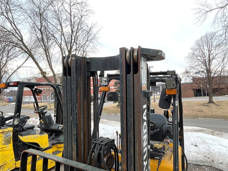 2019-hyundai-25lc-7a-image-12