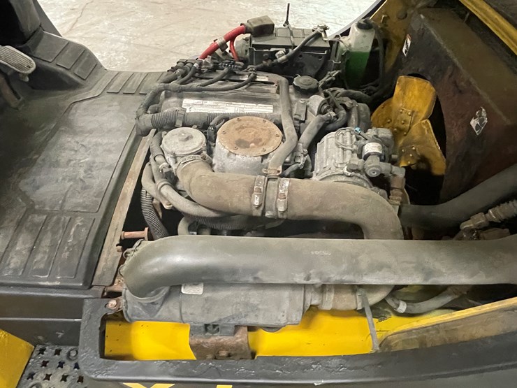 #176-•-2011-yale-propane-forklift-image-32