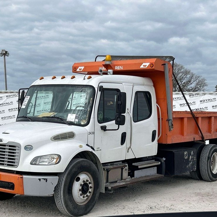 2015 FREIGHTLINER M2 106