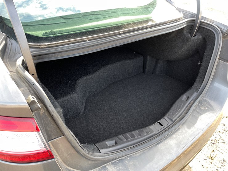 #1522-•-2014-ford-fusion-(has-mn-title)-image-16