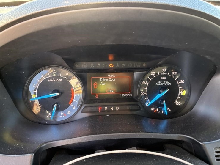 2018-ford-explorer-image-16