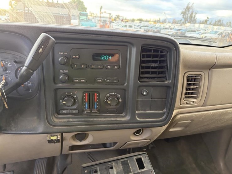 2005-chevrolet-2500-image-19