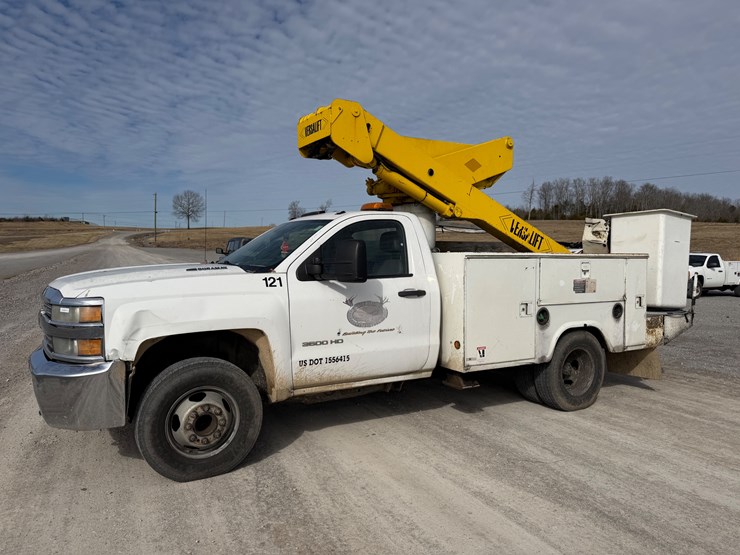 2015-chevrolet-3500hd-image-1