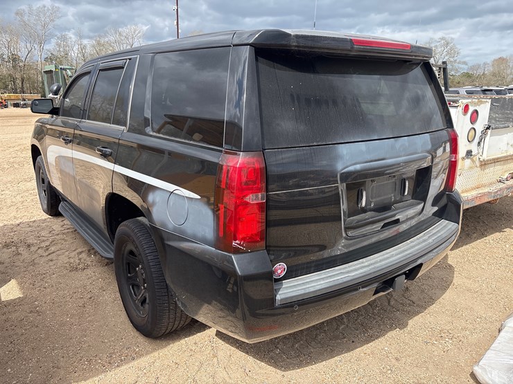 2019-chevrolet-tahoe-image-3