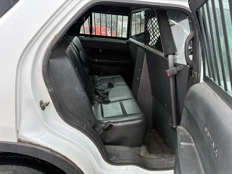 2015-ford-explorer-image-9