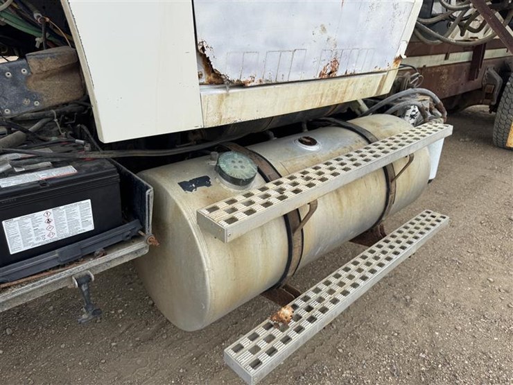 1985-ford-ltl9000-image-22