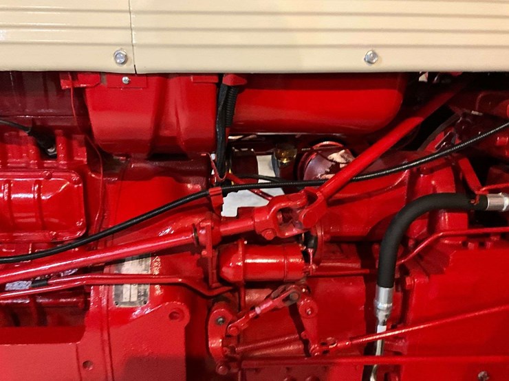 1961-farmall-560-image-11