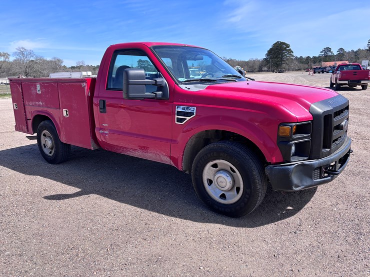 #141-•-2008-ford-service-truck-image-2