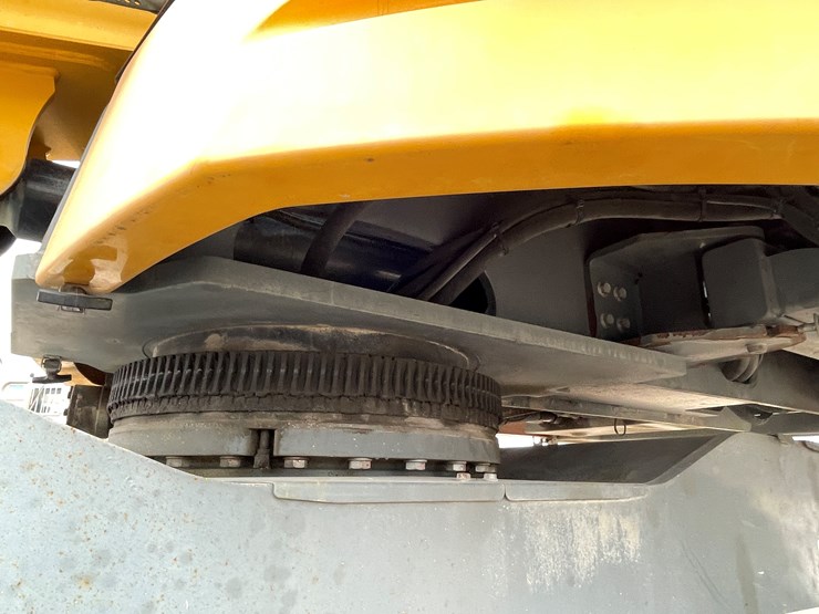 #152-•-2015-haulotte-ht61rt-4x4-telescopic-boom-lift-image-27