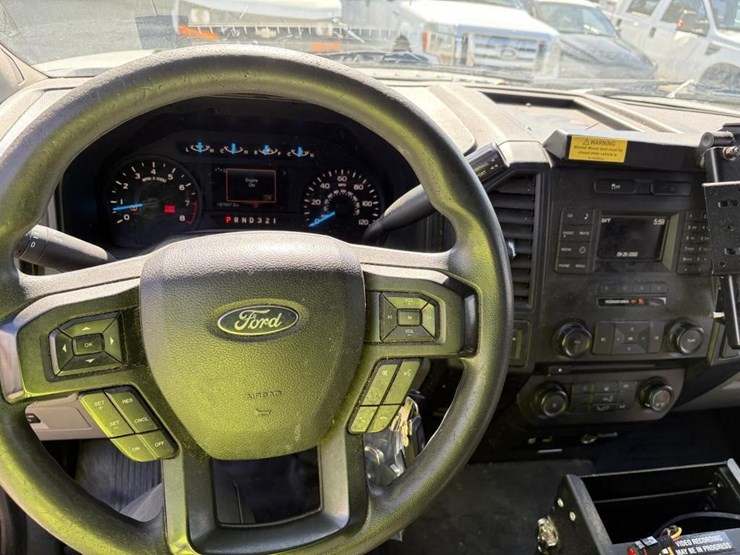 2015-ford-f150-xl-image-12