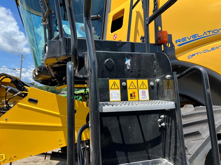 2023-new-holland-cr10.90-image-16