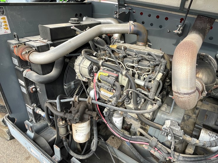 #132-•-2017-skyjack-sj643-telehandler-image-33