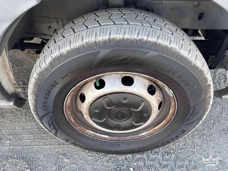 2016-ford-transit-image-23