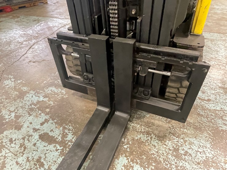 #174-•-2006-hyster-s30-propane-forklift-image-11