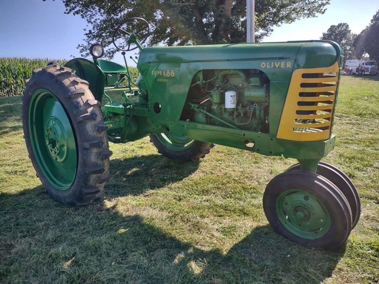 1956-oliver-super-66-image-2