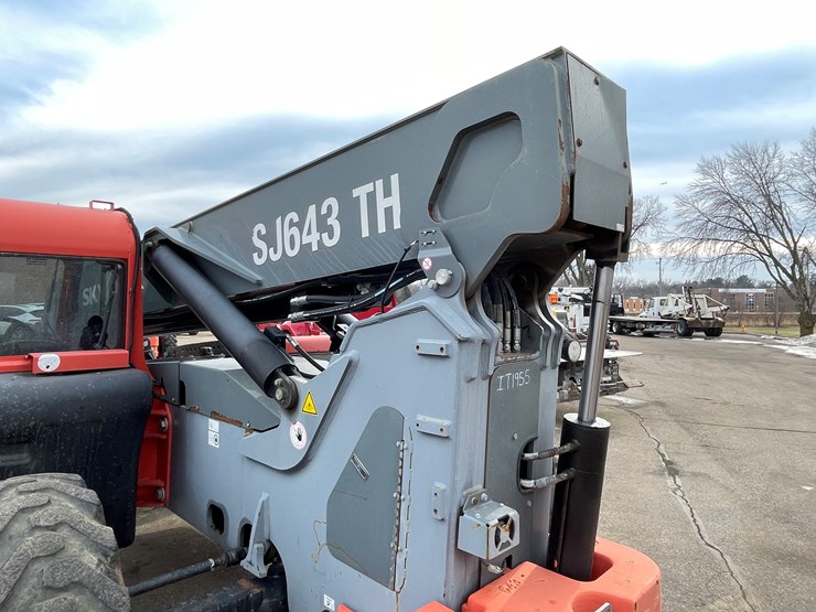 #132-•-2017-skyjack-sj643-telehandler-image-22