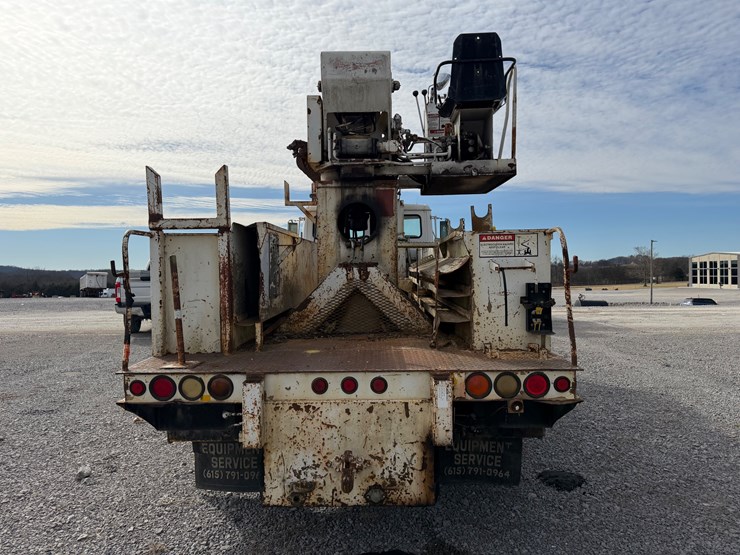 2002-freightliner-fl70-image-5