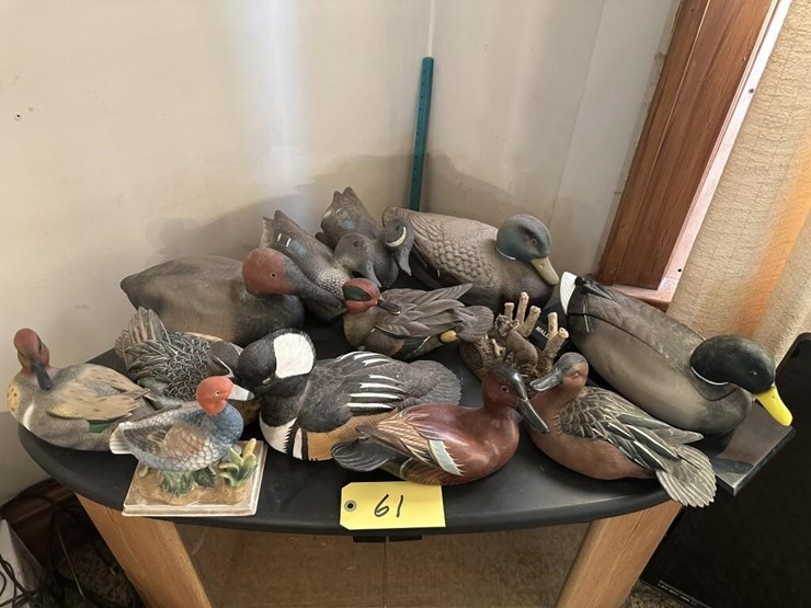 vintage-wooden-ducks-&-displays-image-1