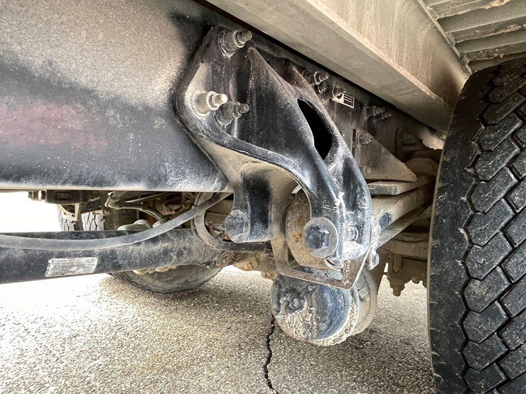 2018-peterbilt-337-image-23