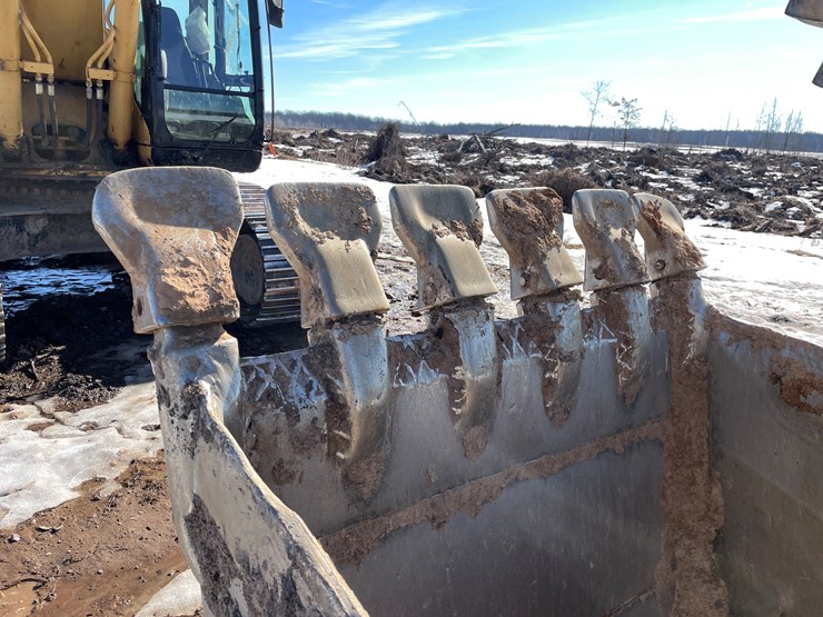 caterpillar-330c-image-11