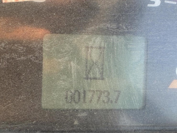 2019-case-580sn-image-26