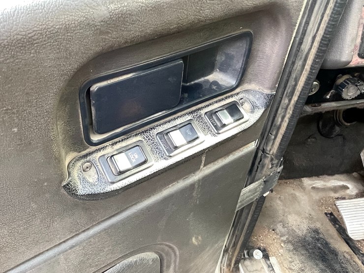 2000-international-9900-image-70