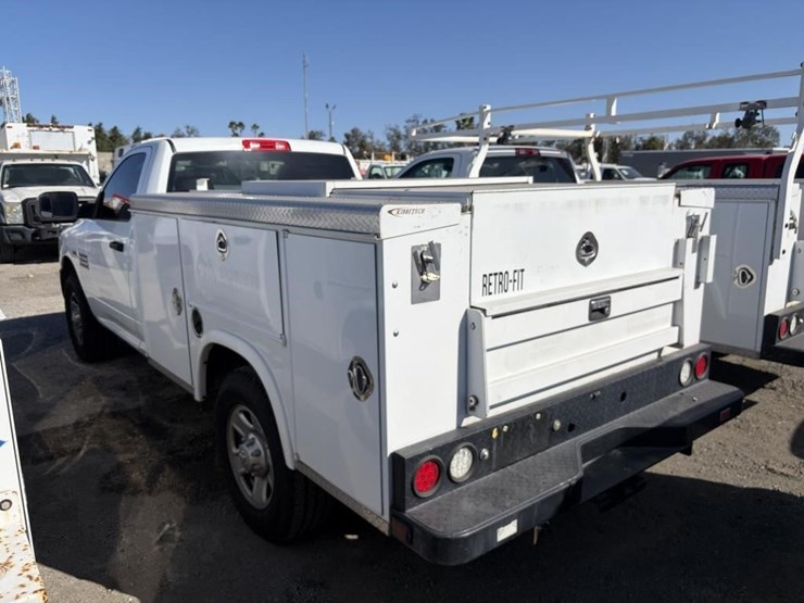 2018-dodge-2500-image-2