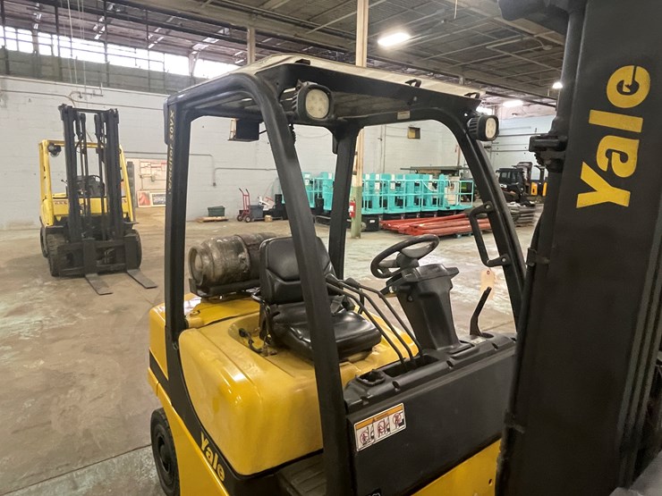 #176-•-2011-yale-propane-forklift-image-26