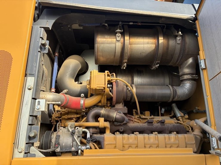 2019-deere-624l-image-24