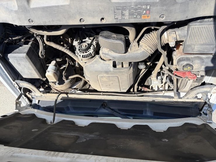 2011-chevrolet-1500-image-16