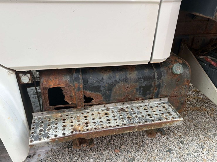 1996-freightliner-dump-truck-image-14