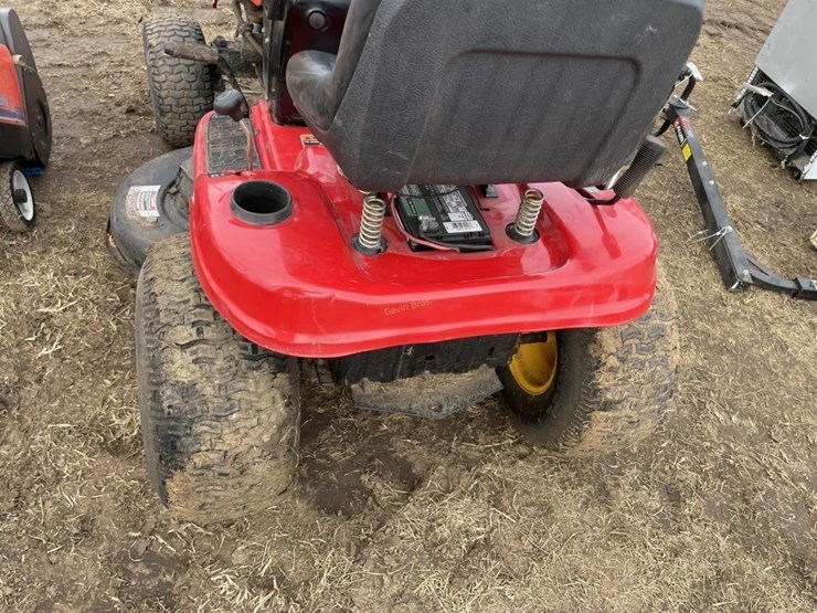 huskee-lt4200-image-8