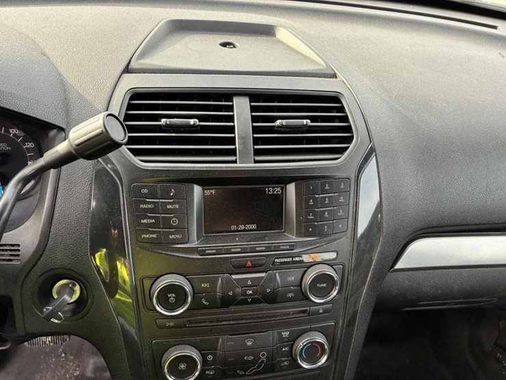 2018-ford-explorer-image-14