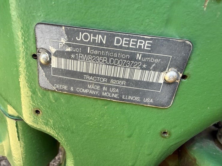 john-deere-8235r-image-16