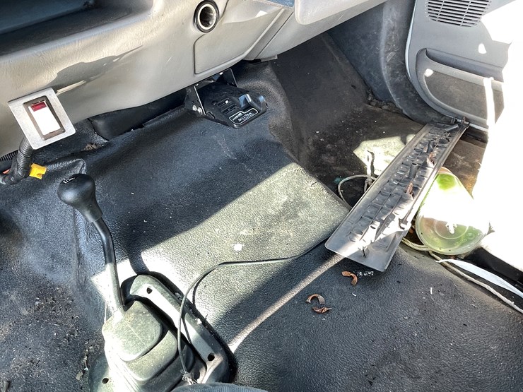 1999-ford-f550-image-33