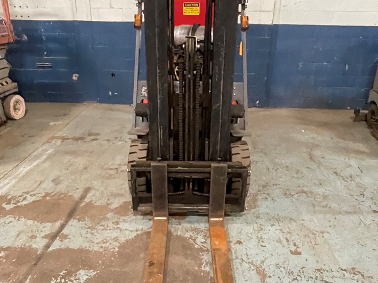 #170-•-world-lift-254-propane-forklift-image-2