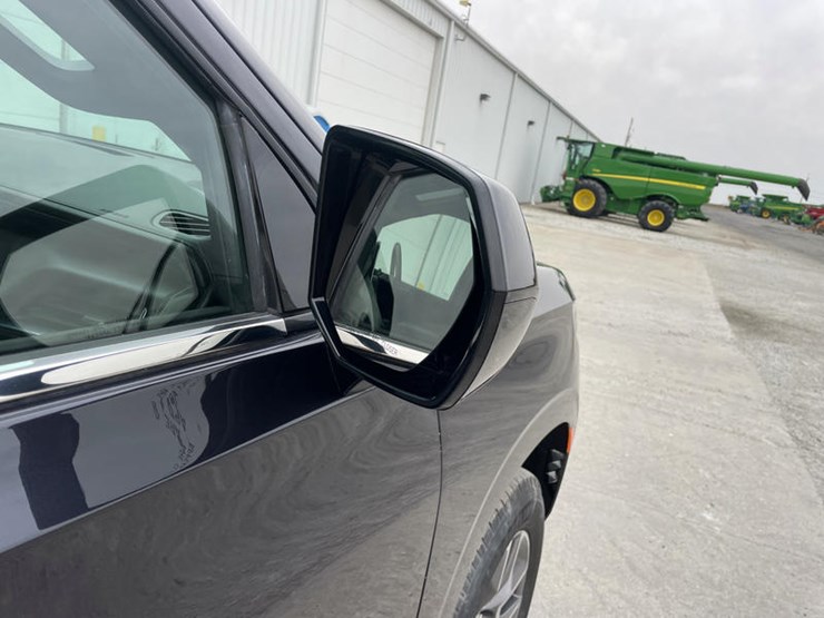 2023-chevrolet-tahoe-image-19