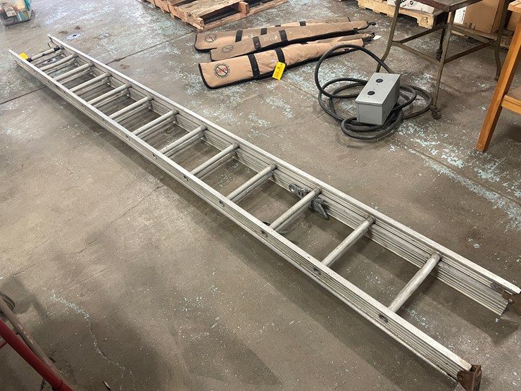 #7653-•-aluminum-extension-ladder-image-4