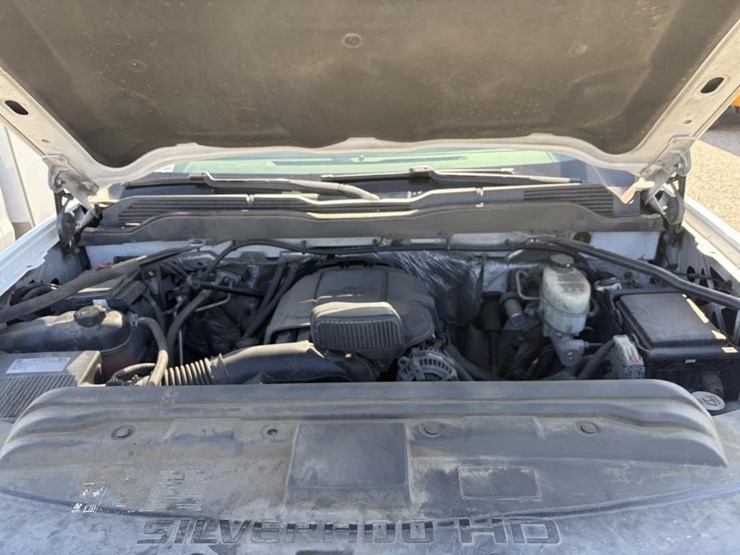 2017-chevrolet-2500-image-15